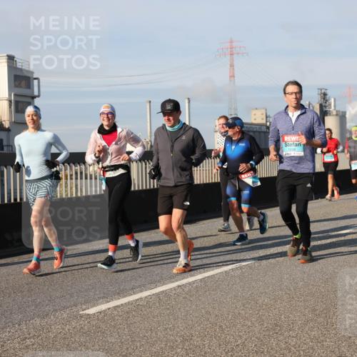 03.10.2025 - Köhlbrandbrückenlauf Lena Gebhardt http://msf.ph/oto/9140903 03.10.2025 09:58:42 Position 2 1556 meine-sportfotos.de