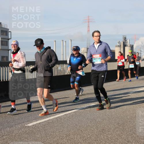03.10.2025 - Köhlbrandbrückenlauf Lena Gebhardt http://msf.ph/oto/9140906 03.10.2025 09:58:43 Position 2  meine-sportfotos.de