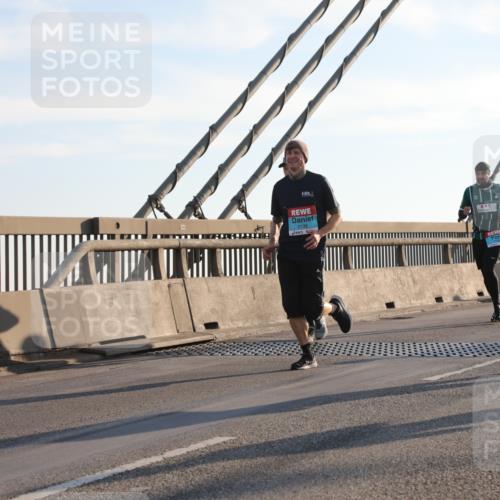 03.10.2025 - Köhlbrandbrückenlauf Yannick Fuchs http://msf.ph/oto/9140915 03.10.2025 08:25:49 Position 2 3139 meine-sportfotos.de