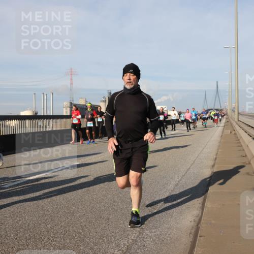 03.10.2025 - Köhlbrandbrückenlauf Lena Gebhardt http://msf.ph/oto/9140925 03.10.2025 09:58:44 Position 2  meine-sportfotos.de