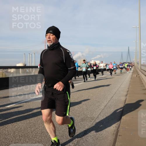 03.10.2025 - Köhlbrandbrückenlauf Lena Gebhardt http://msf.ph/oto/9140931 03.10.2025 09:58:44 Position 2  meine-sportfotos.de