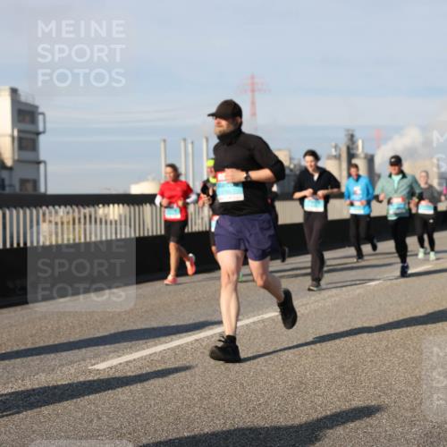 03.10.2025 - Köhlbrandbrückenlauf Lena Gebhardt http://msf.ph/oto/9140942 03.10.2025 09:58:45 Position 2  meine-sportfotos.de