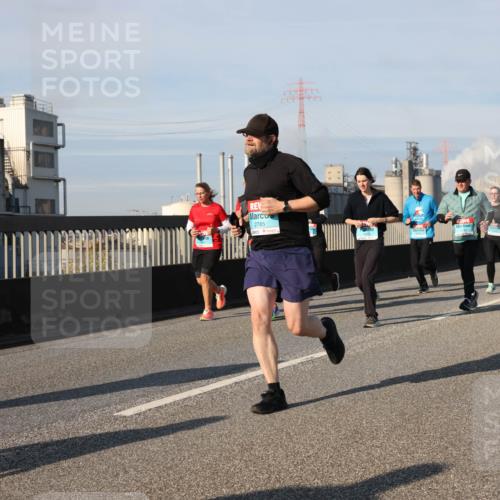 03.10.2025 - Köhlbrandbrückenlauf Lena Gebhardt http://msf.ph/oto/9140946 03.10.2025 09:58:45 Position 2 2785 meine-sportfotos.de