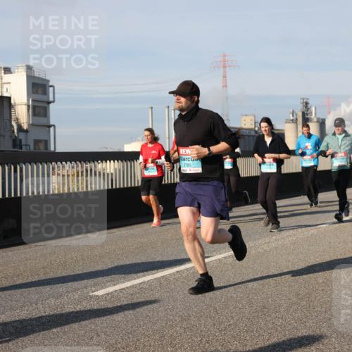 03.10.2025 - Köhlbrandbrückenlauf Lena Gebhardt http://msf.ph/oto/9140950 03.10.2025 09:58:45 Position 2 2785 meine-sportfotos.de