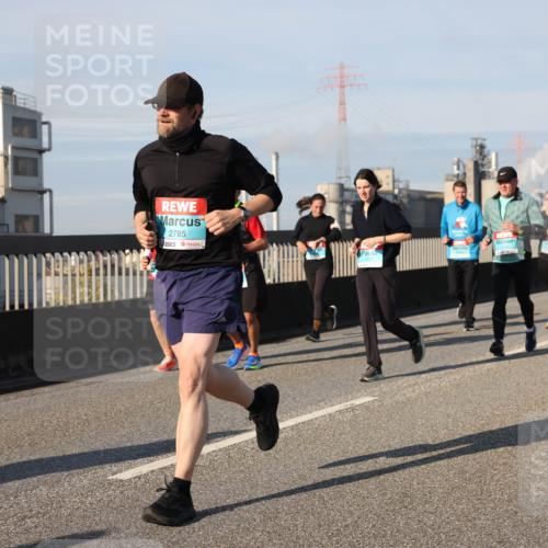 03.10.2025 - Köhlbrandbrückenlauf Lena Gebhardt http://msf.ph/oto/9140957 03.10.2025 09:58:45 Position 2 2785 meine-sportfotos.de