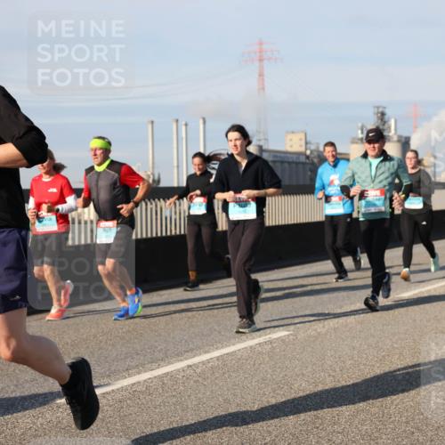 03.10.2025 - Köhlbrandbrückenlauf Lena Gebhardt http://msf.ph/oto/9140963 03.10.2025 09:58:46 Position 2 2785 meine-sportfotos.de