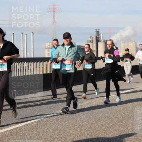 03.10.2025 - Köhlbrandbrückenlauf Lena Gebhardt http://msf.ph/oto/9140972 03.10.2025 09:58:46 Position 2 1695, 1794, 2641, 2789 meine-sportfotos.de