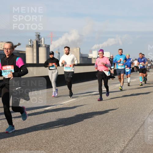 03.10.2025 - Köhlbrandbrückenlauf Lena Gebhardt http://msf.ph/oto/9140984 03.10.2025 09:58:47 Position 2 2641, 2789 meine-sportfotos.de