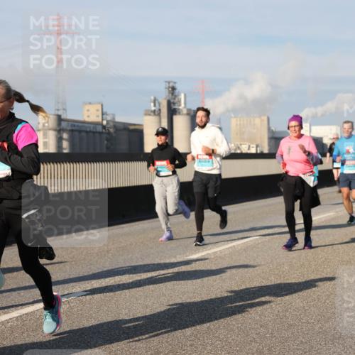03.10.2025 - Köhlbrandbrückenlauf Lena Gebhardt http://msf.ph/oto/9140994 03.10.2025 09:58:48 Position 2 2641, 2789 meine-sportfotos.de