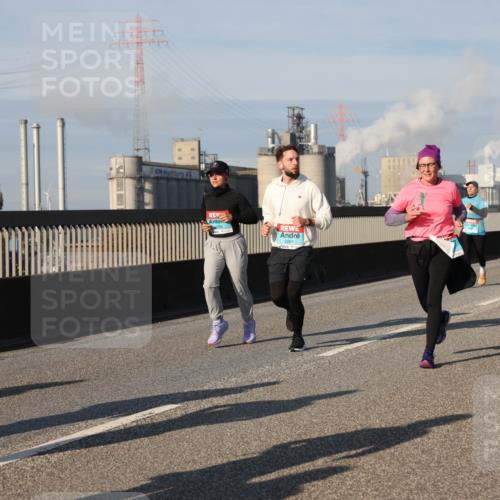 03.10.2025 - Köhlbrandbrückenlauf Lena Gebhardt http://msf.ph/oto/9141000 03.10.2025 09:58:48 Position 2 2254 meine-sportfotos.de
