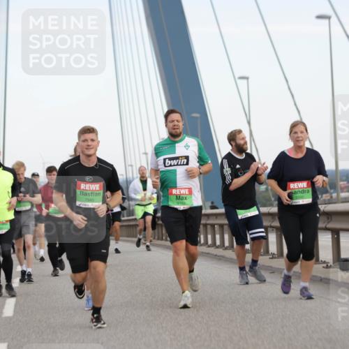 03.10.2025 - Köhlbrandbrückenlauf Jannik Wohlers http://msf.ph/oto/9141004 03.10.2025 15:33:05 Position 1 7945, 9163, 9390 meine-sportfotos.de
