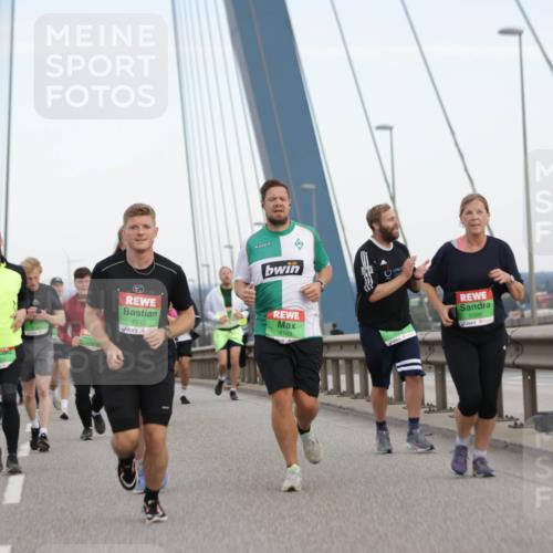 03.10.2025 - Köhlbrandbrückenlauf Jannik Wohlers http://msf.ph/oto/9141009 03.10.2025 15:33:05 Position 1 7945, 9163, 9390 meine-sportfotos.de