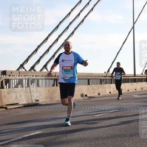 03.10.2025 - Köhlbrandbrückenlauf Yannick Fuchs http://msf.ph/oto/9141012 03.10.2025 08:25:56 Position 2 1351, 1045, 1449 meine-sportfotos.de