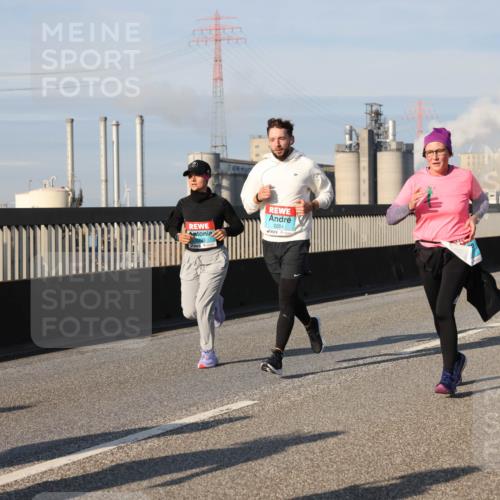 03.10.2025 - Köhlbrandbrückenlauf Lena Gebhardt http://msf.ph/oto/9141016 03.10.2025 09:58:49 Position 2 2254 meine-sportfotos.de