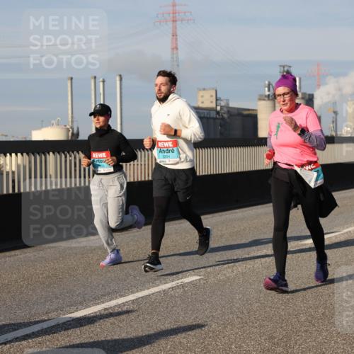 03.10.2025 - Köhlbrandbrückenlauf Lena Gebhardt http://msf.ph/oto/9141024 03.10.2025 09:58:49 Position 2 2254 meine-sportfotos.de