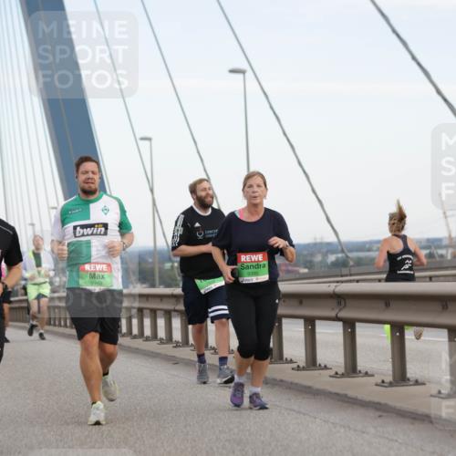 03.10.2025 - Köhlbrandbrückenlauf Jannik Wohlers http://msf.ph/oto/9141031 03.10.2025 15:33:06 Position 1 7945, 9163, 9390 meine-sportfotos.de