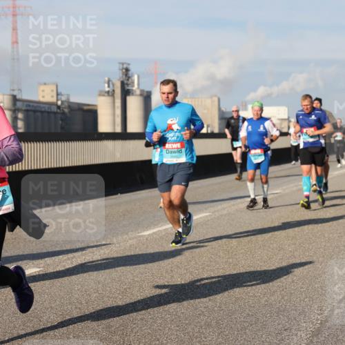 03.10.2025 - Köhlbrandbrückenlauf Lena Gebhardt http://msf.ph/oto/9141038 03.10.2025 09:58:50 Position 2  meine-sportfotos.de