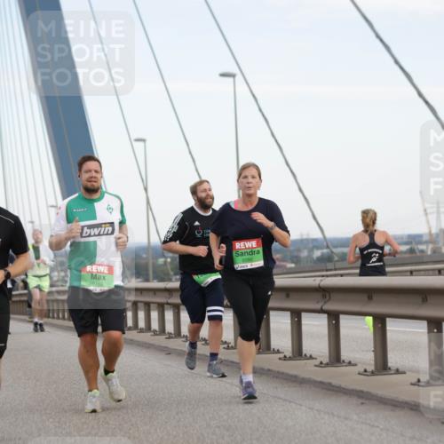 03.10.2025 - Köhlbrandbrückenlauf Jannik Wohlers http://msf.ph/oto/9141040 03.10.2025 15:33:06 Position 1 7945, 9163, 9390 meine-sportfotos.de