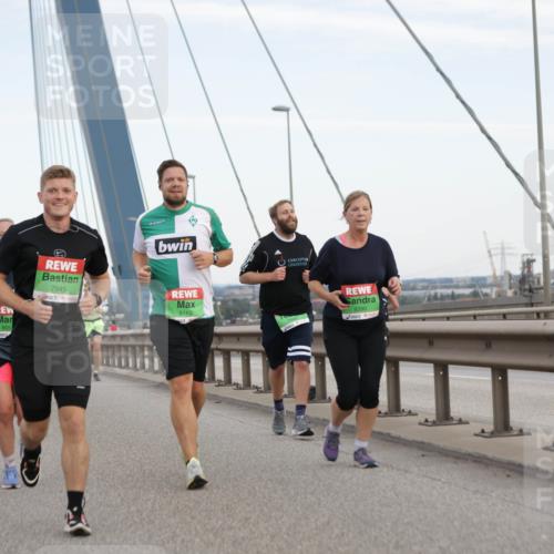 03.10.2025 - Köhlbrandbrückenlauf Jannik Wohlers http://msf.ph/oto/9141061 03.10.2025 15:33:07 Position 1 7945, 9163, 9390 meine-sportfotos.de