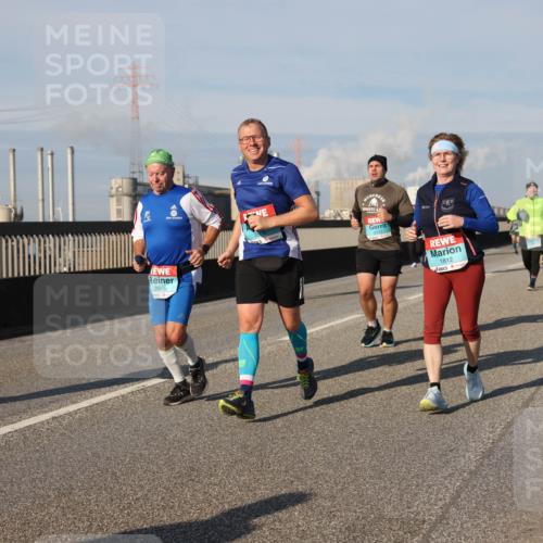 03.10.2025 - Köhlbrandbrückenlauf Lena Gebhardt http://msf.ph/oto/9141086 03.10.2025 09:58:53 Position 2 3505, 2172, 1812 meine-sportfotos.de