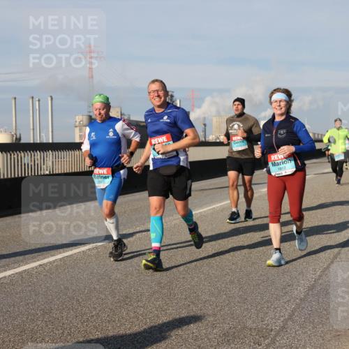 03.10.2025 - Köhlbrandbrückenlauf Lena Gebhardt http://msf.ph/oto/9141089 03.10.2025 09:58:53 Position 2 3505, 2172, 1812 meine-sportfotos.de