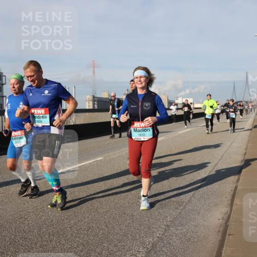 03.10.2025 - Köhlbrandbrückenlauf Lena Gebhardt http://msf.ph/oto/9141098 03.10.2025 09:58:54 Position 2 3505, 3506, 1812 meine-sportfotos.de