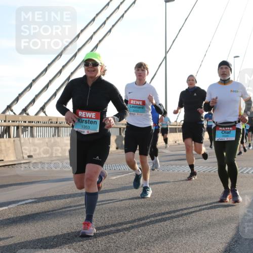 03.10.2025 - Köhlbrandbrückenlauf Yannick Fuchs http://msf.ph/oto/9141113 03.10.2025 08:26:00 Position 2 1353, 3111, 3344 meine-sportfotos.de