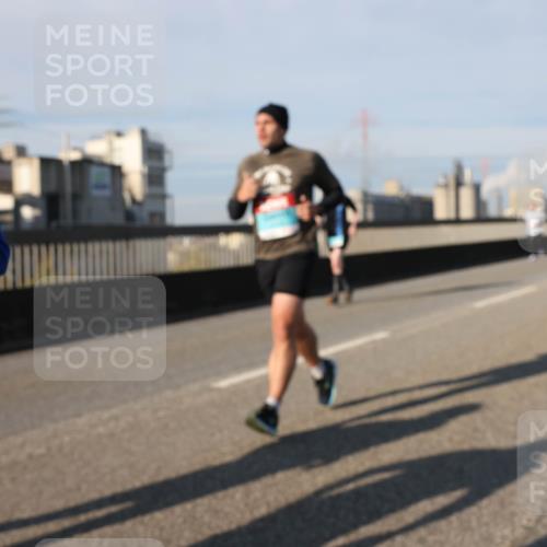 03.10.2025 - Köhlbrandbrückenlauf Lena Gebhardt http://msf.ph/oto/9141114 03.10.2025 09:58:55 Position 2  meine-sportfotos.de