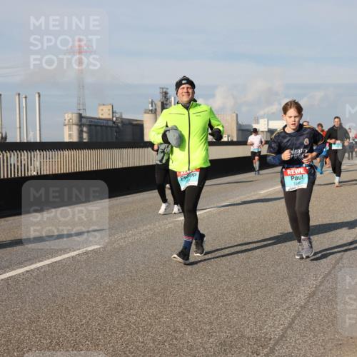 03.10.2025 - Köhlbrandbrückenlauf Lena Gebhardt http://msf.ph/oto/9141135 03.10.2025 09:58:57 Position 2 8, 1548 meine-sportfotos.de