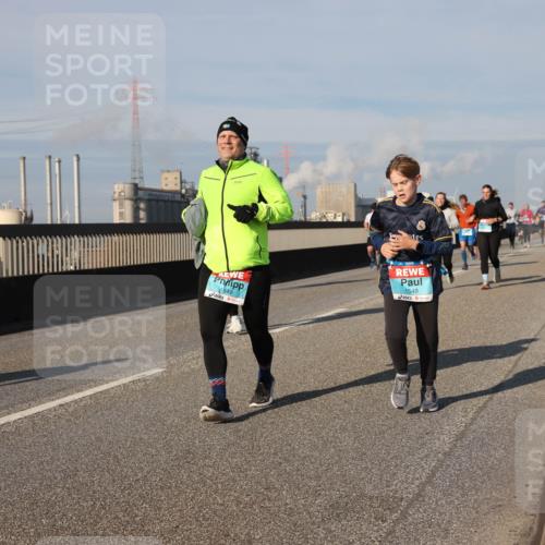 03.10.2025 - Köhlbrandbrückenlauf Lena Gebhardt http://msf.ph/oto/9141142 03.10.2025 09:58:57 Position 2 1549, 1548 meine-sportfotos.de