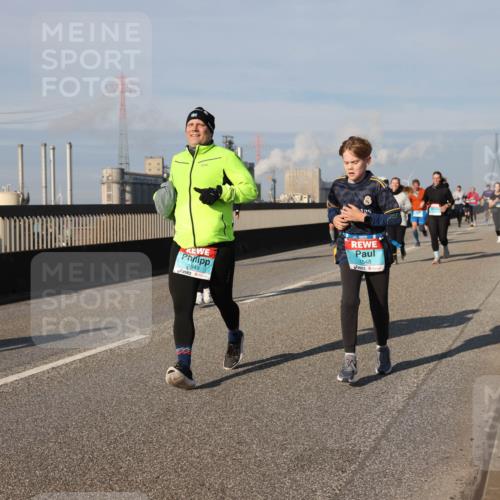 03.10.2025 - Köhlbrandbrückenlauf Lena Gebhardt http://msf.ph/oto/9141146 03.10.2025 09:58:57 Position 2 1, 10, 1549, 1548 meine-sportfotos.de