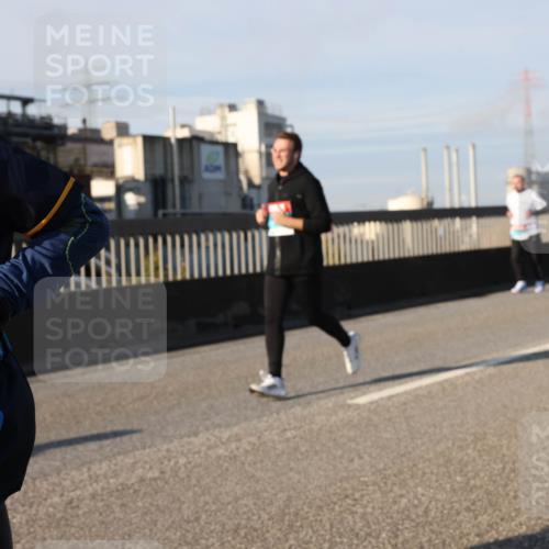 03.10.2025 - Köhlbrandbrückenlauf Lena Gebhardt http://msf.ph/oto/9141182 03.10.2025 09:58:59 Position 2  meine-sportfotos.de