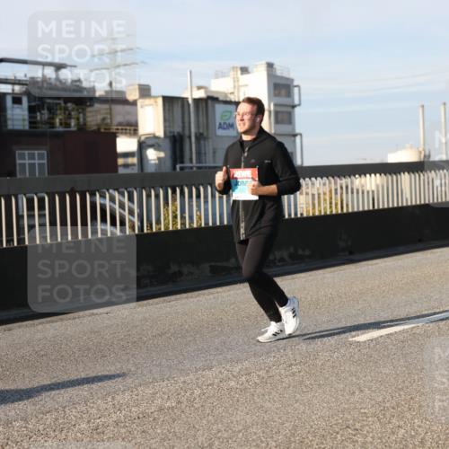 03.10.2025 - Köhlbrandbrückenlauf Lena Gebhardt http://msf.ph/oto/9141191 03.10.2025 09:58:59 Position 2  meine-sportfotos.de