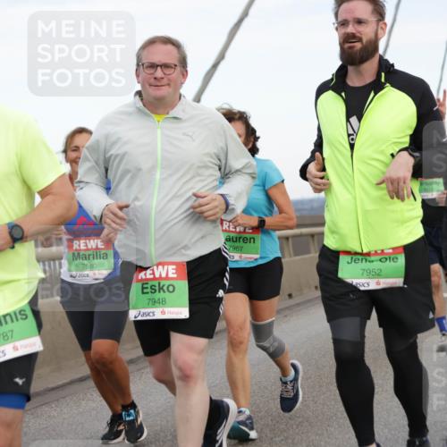 03.10.2025 - Köhlbrandbrückenlauf Jannik Wohlers http://msf.ph/oto/9141194 03.10.2025 15:33:10 Position 1 7787, 7580, 7948, 7967, 7952, 9014, 7852 meine-sportfotos.de