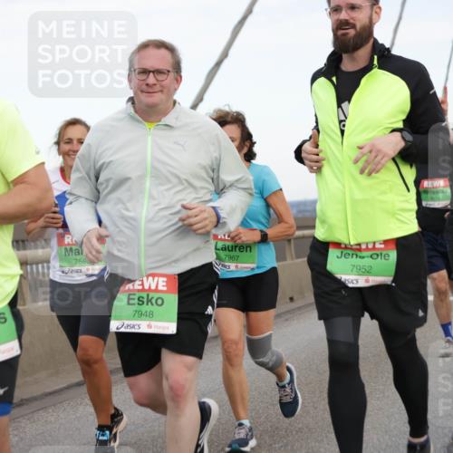 03.10.2025 - Köhlbrandbrückenlauf Jannik Wohlers http://msf.ph/oto/9141198 03.10.2025 15:33:10 Position 1 7787, 7580, 7948, 7967, 7952, 7852 meine-sportfotos.de