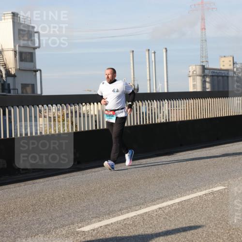 03.10.2025 - Köhlbrandbrückenlauf Lena Gebhardt http://msf.ph/oto/9141201 03.10.2025 09:59:00 Position 2 3698 meine-sportfotos.de