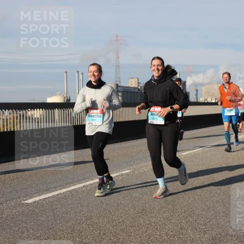 03.10.2025 - Köhlbrandbrückenlauf Lena Gebhardt http://msf.ph/oto/9141227 03.10.2025 09:59:02 Position 2 1831, 2670 meine-sportfotos.de