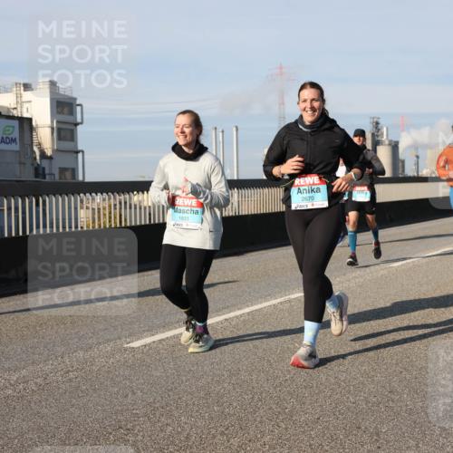 03.10.2025 - Köhlbrandbrückenlauf Lena Gebhardt http://msf.ph/oto/9141232 03.10.2025 09:59:02 Position 2 1831, 2670 meine-sportfotos.de
