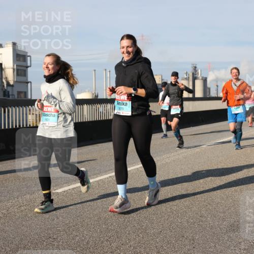 03.10.2025 - Köhlbrandbrückenlauf Lena Gebhardt http://msf.ph/oto/9141239 03.10.2025 09:59:02 Position 2 1831, 2670 meine-sportfotos.de
