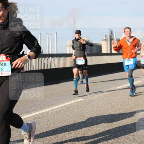 03.10.2025 - Köhlbrandbrückenlauf Lena Gebhardt http://msf.ph/oto/9141248 03.10.2025 09:59:03 Position 2 2670 meine-sportfotos.de