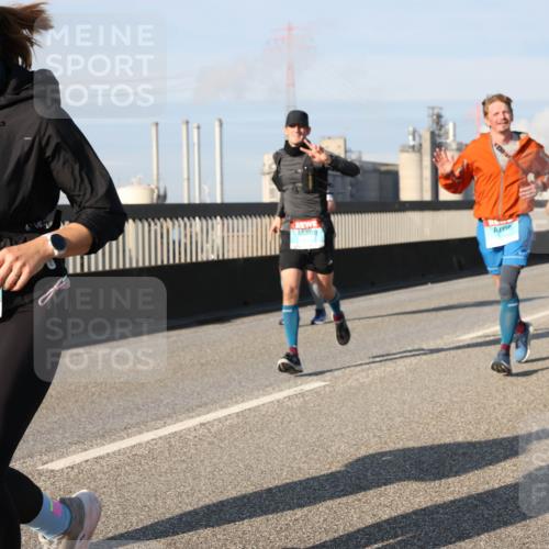 03.10.2025 - Köhlbrandbrückenlauf Lena Gebhardt http://msf.ph/oto/9141250 03.10.2025 09:59:03 Position 2 2670 meine-sportfotos.de