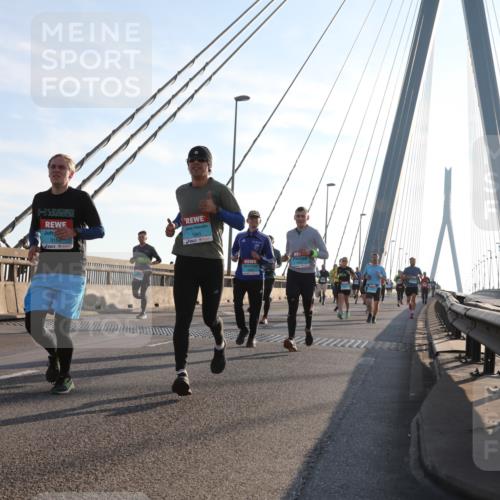 03.10.2025 - Köhlbrandbrückenlauf Yannick Fuchs http://msf.ph/oto/9141251 03.10.2025 08:26:09 Position 2 3156, 1245 meine-sportfotos.de