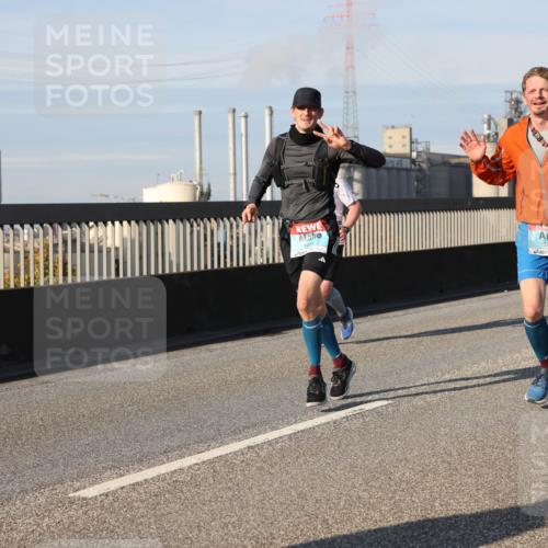 03.10.2025 - Köhlbrandbrückenlauf Lena Gebhardt http://msf.ph/oto/9141252 03.10.2025 09:59:03 Position 2 1031, 3281 meine-sportfotos.de