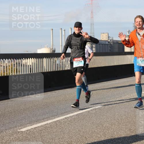 03.10.2025 - Köhlbrandbrückenlauf Lena Gebhardt http://msf.ph/oto/9141254 03.10.2025 09:59:03 Position 2 1031, 3281 meine-sportfotos.de