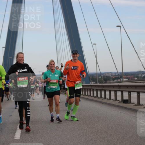 03.10.2025 - Köhlbrandbrückenlauf Jannik Wohlers http://msf.ph/oto/9141256 03.10.2025 15:34:21 Position 1 8584, 9081, 7821, 9327 meine-sportfotos.de