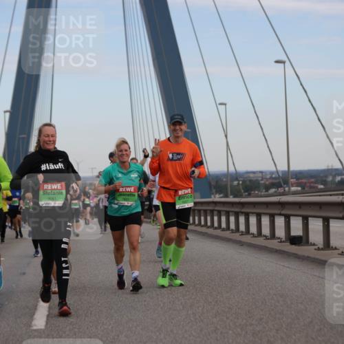 03.10.2025 - Köhlbrandbrückenlauf Jannik Wohlers http://msf.ph/oto/9141257 03.10.2025 15:34:21 Position 1 584, 9081, 7821 meine-sportfotos.de