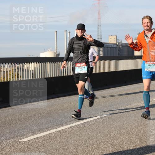 03.10.2025 - Köhlbrandbrückenlauf Lena Gebhardt http://msf.ph/oto/9141258 03.10.2025 09:59:03 Position 2 1031, 3281 meine-sportfotos.de