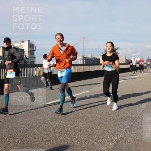 03.10.2025 - Köhlbrandbrückenlauf Lena Gebhardt http://msf.ph/oto/9141272 03.10.2025 09:59:04 Position 2 3125, 3281 meine-sportfotos.de