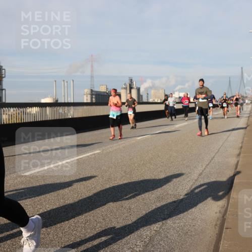 03.10.2025 - Köhlbrandbrückenlauf Lena Gebhardt http://msf.ph/oto/9141282 03.10.2025 09:59:05 Position 2 37 meine-sportfotos.de