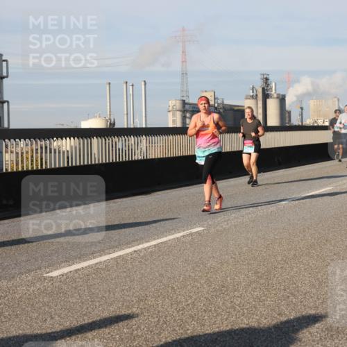 03.10.2025 - Köhlbrandbrückenlauf Lena Gebhardt http://msf.ph/oto/9141287 03.10.2025 09:59:05 Position 2  meine-sportfotos.de